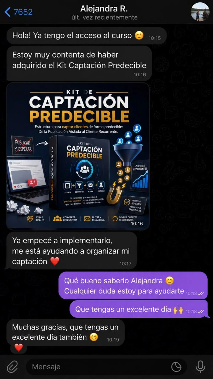 Conversación de WhatsApp con Alejandra R. sobre el Kit de Captación Predecible